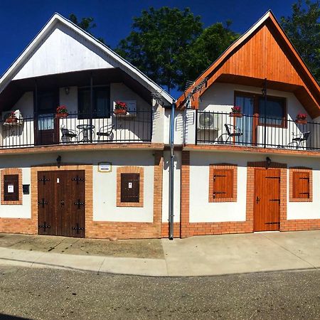 Berger Pince Es Vendeghaz Otel Csaszartoltes Dış mekan fotoğraf