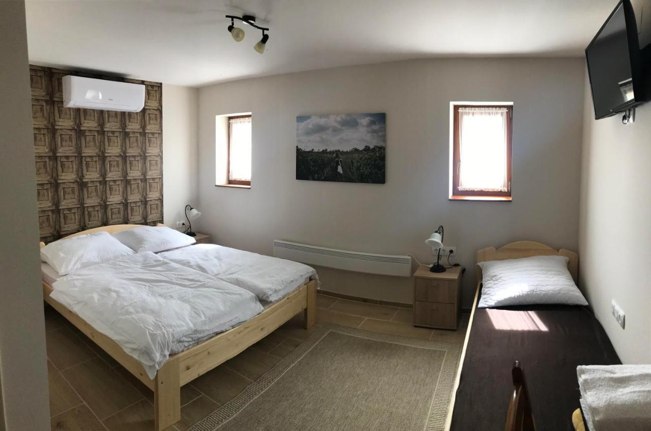 Berger Pince Es Vendeghaz Otel Csaszartoltes Dış mekan fotoğraf