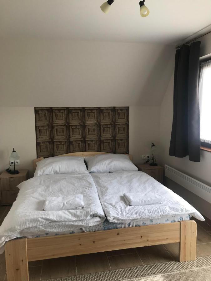 Berger Pince Es Vendeghaz Otel Csaszartoltes Dış mekan fotoğraf