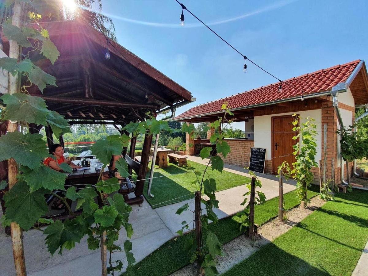 Berger Pince Es Vendeghaz Otel Csaszartoltes Dış mekan fotoğraf