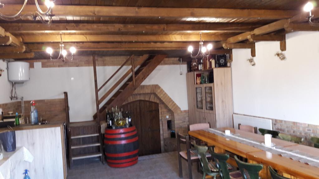 Berger Pince Es Vendeghaz Otel Csaszartoltes Dış mekan fotoğraf