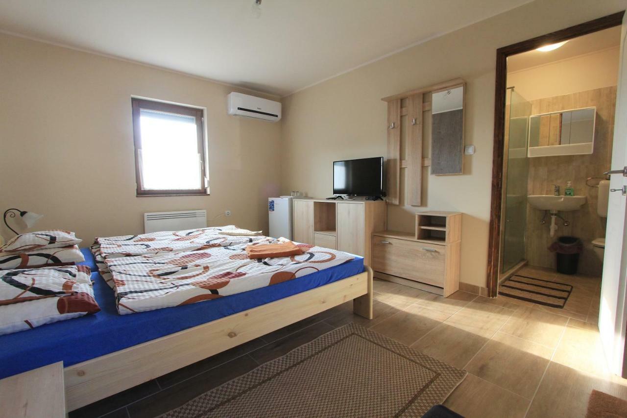Berger Pince Es Vendeghaz Otel Csaszartoltes Dış mekan fotoğraf
