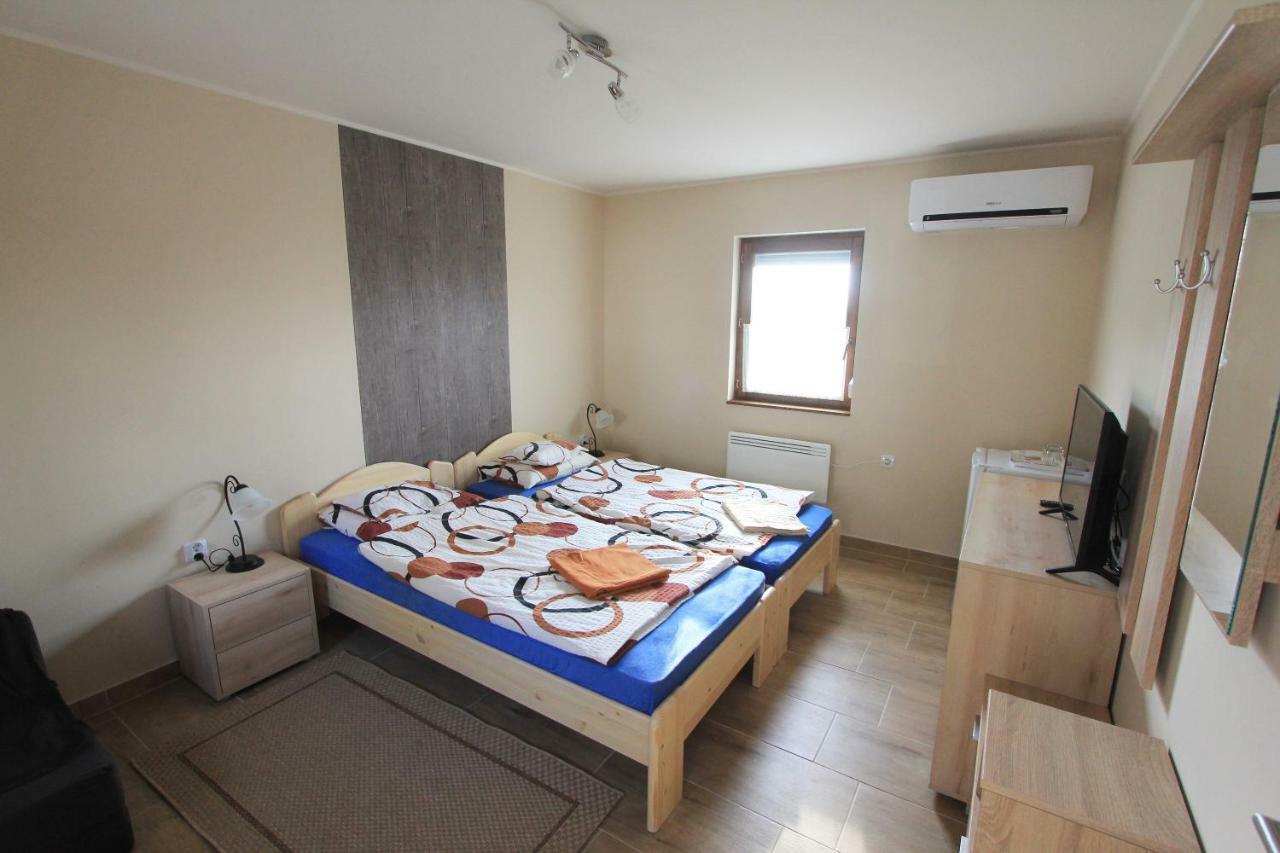 Berger Pince Es Vendeghaz Otel Csaszartoltes Dış mekan fotoğraf